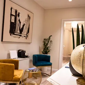 Design 18 Charming , Rome Italy